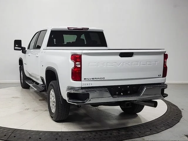 Used 2025 White Chevrolet LT image 6