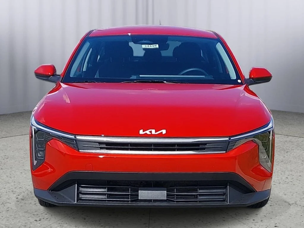 Used 2025 Red Kia LXS image 8