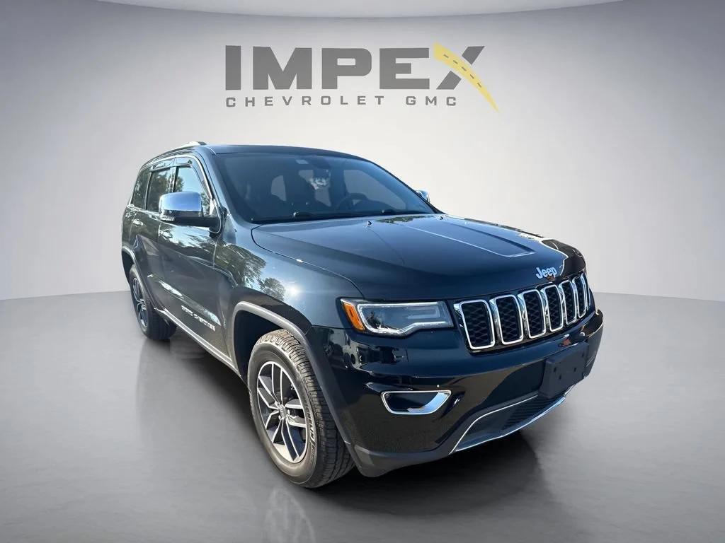 Used 2018  Jeep Limited image 7