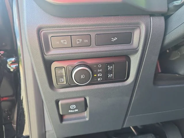 Used 2024 Black Ford XLT image 27