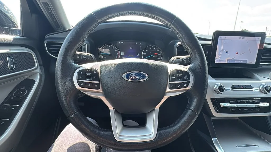 Used 2022 Red Ford XLT image 29