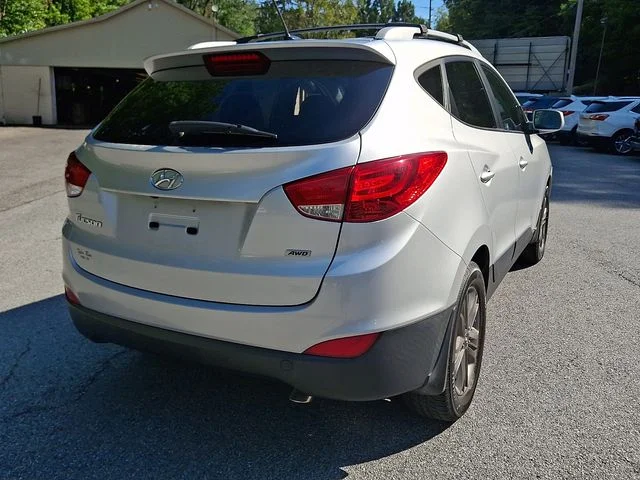 Used 2015 Silver Hyundai SE image 11