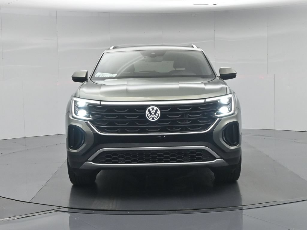 Used 2026 Green Volkswagen SE w/Technology image 25