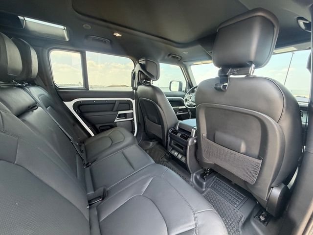 Used 2023 White Land Rover S image 17