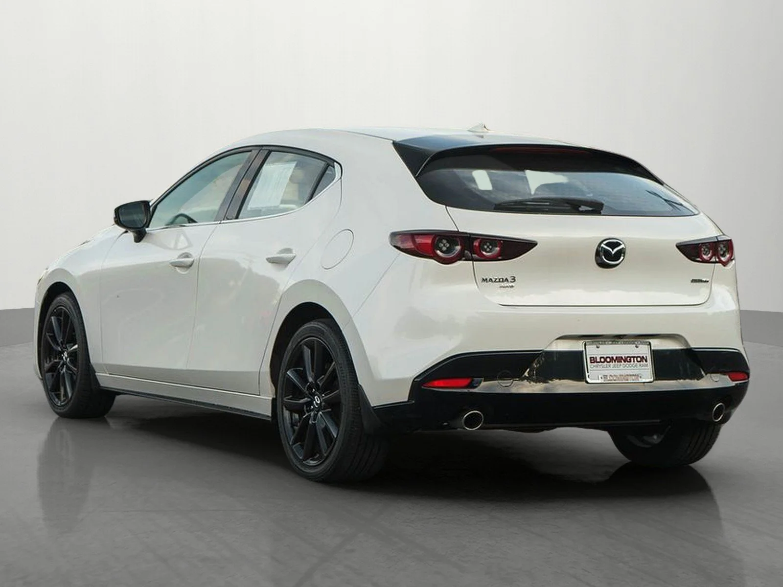 Used 2020 Snowflake White Pearl Mica Mazda Premium image 5
