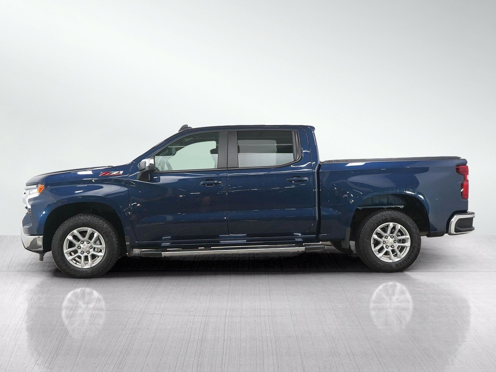 Used 2022 Northsky Blue Metallic Chevrolet LT image 2