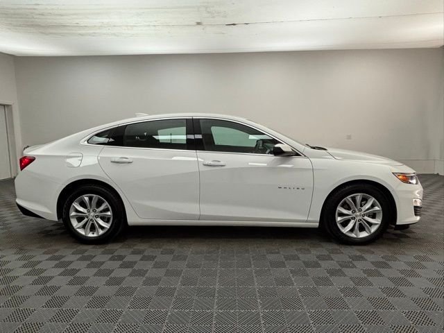 Used 2024 Summit White Chevrolet LT image 5