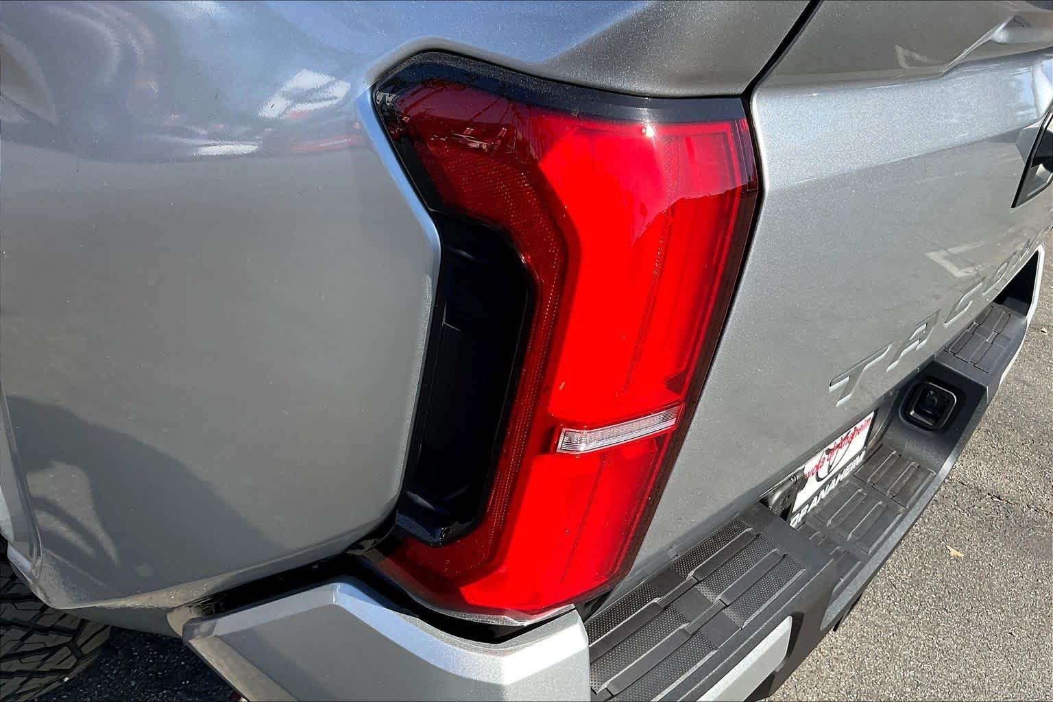 2025 Toyota Tacoma SR5 - Photo 14