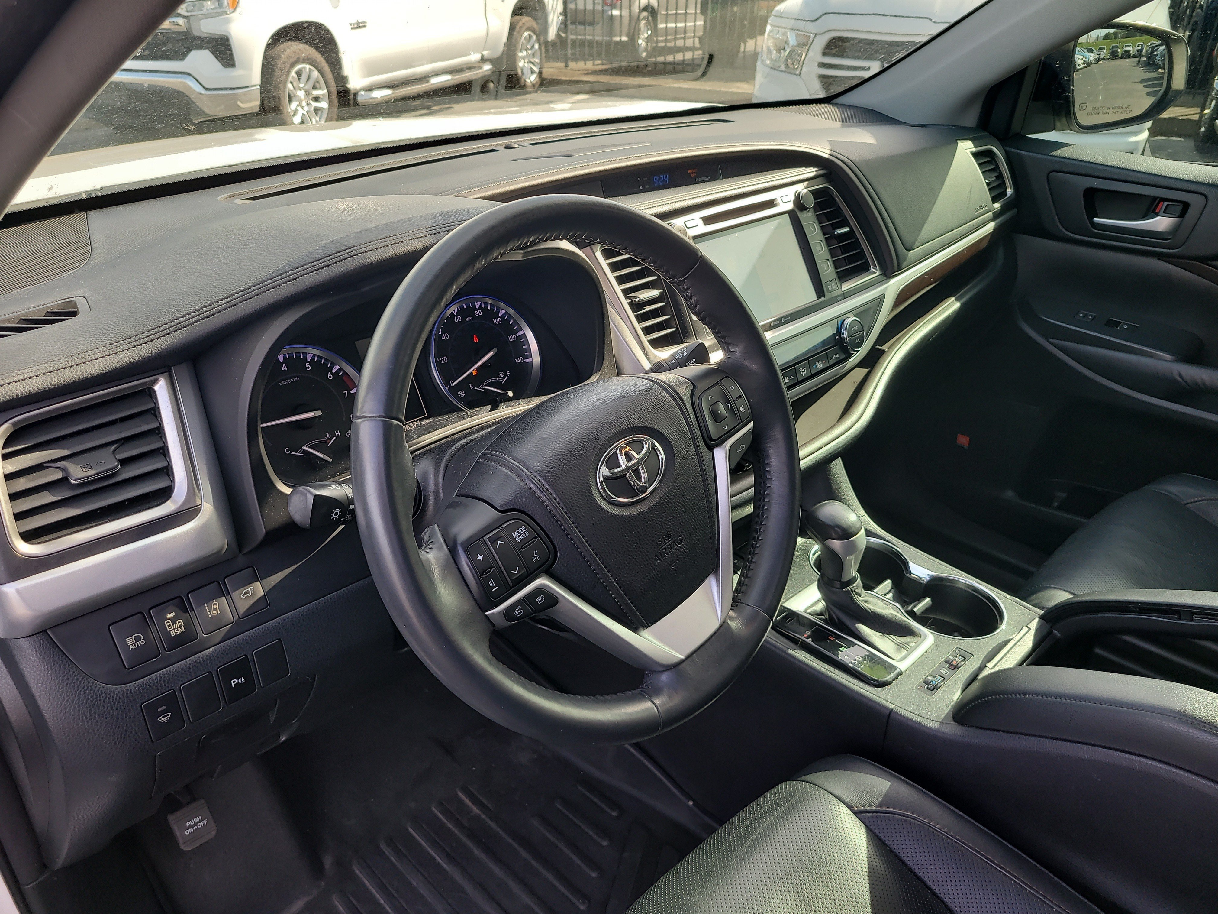 Used 2014 Blizzard Pearl Toyota Limited image 21