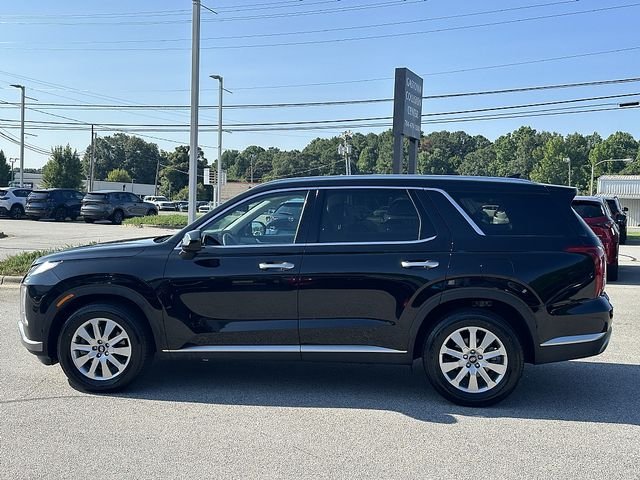 Used 2024 Black Hyundai SEL image 5