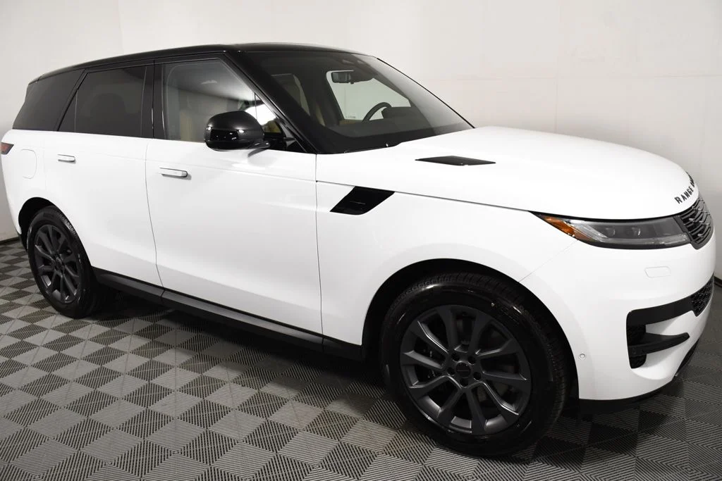 New 2026 Fuji White Land Rover SE image 8