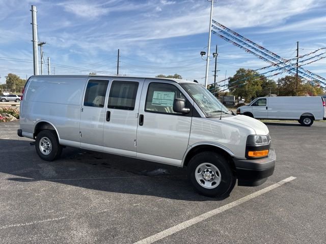 2025 Chevrolet Express Cargo Work Van - Photo 18