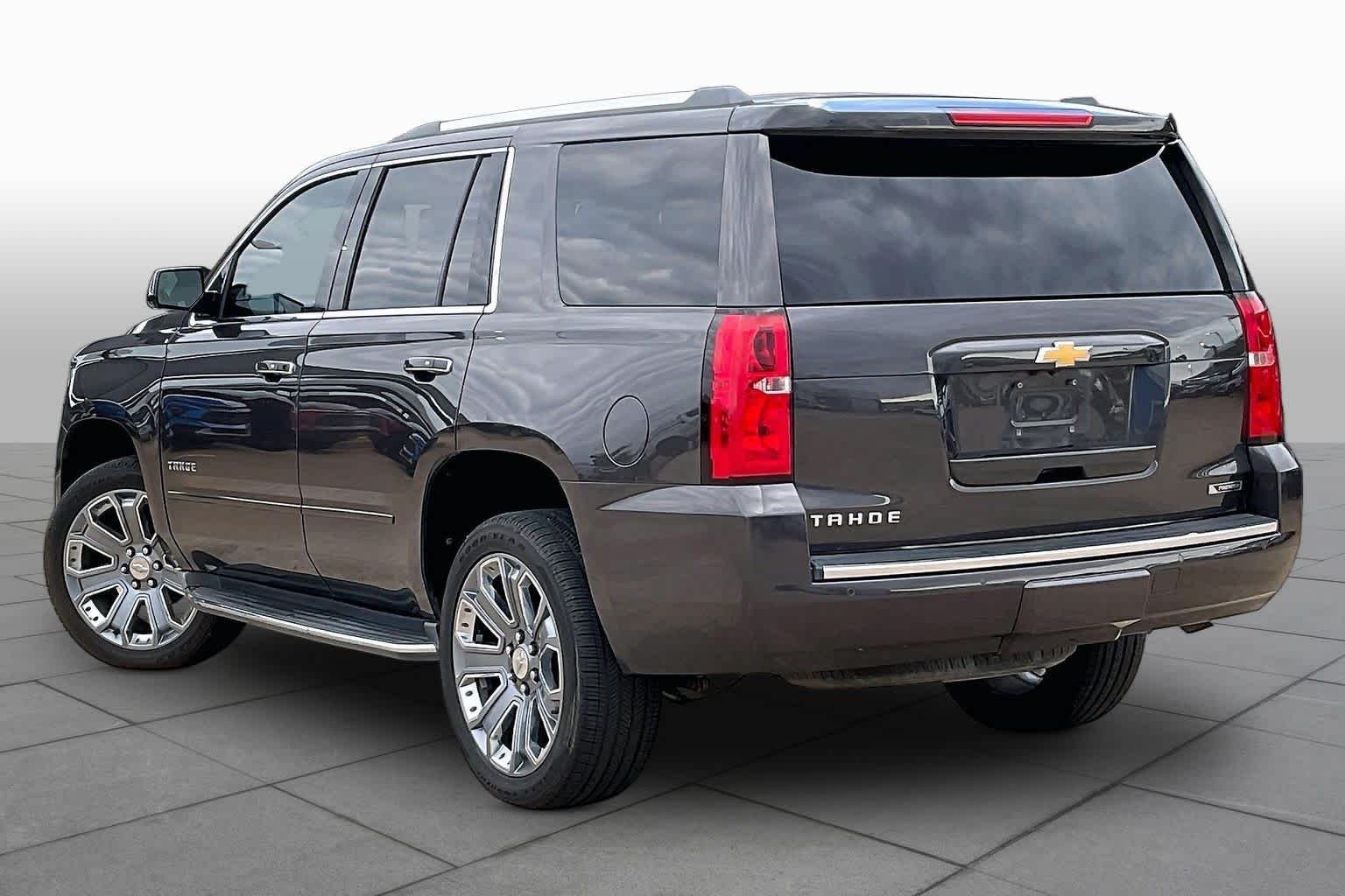 Used 2017 TUNGSTEN METALLIC Chevrolet Premier image 11