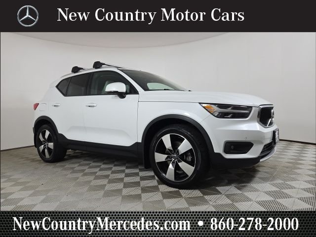 2021 Volvo XC40 Momentum