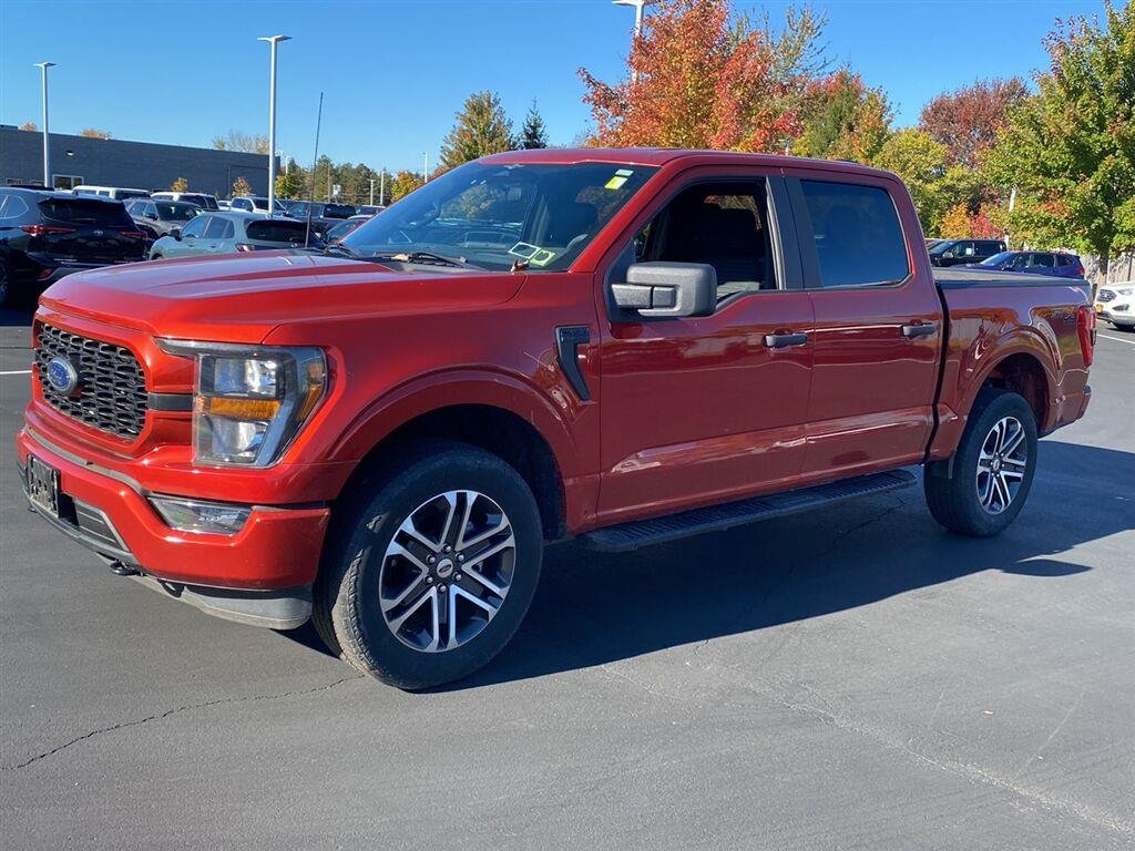 Used 2023 Hot Pepper Red Tinted Clearcoat Ford XL image 6