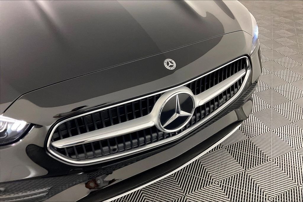 2025 Mercedes-Benz C-Class Sedan C 300 - Photo 22