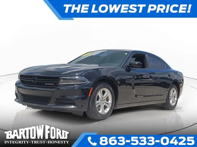 Used 2022 Black Dodge SXT image 1