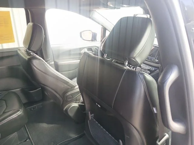Used 2025 Black Chrysler Select image 20
