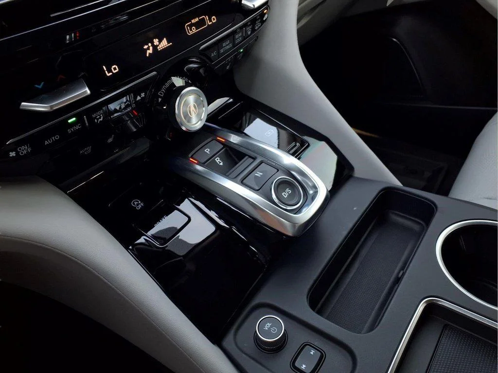 Used 2026 Solar Silver Metallic Acura Technology Package image 23