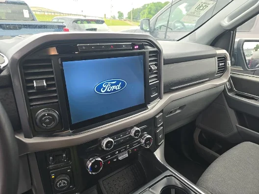 Used 2024 Silver Ford XLT image 24