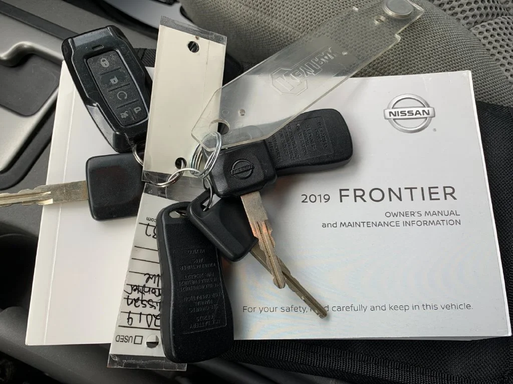 Used 2019 Blue Nissan SV image 9