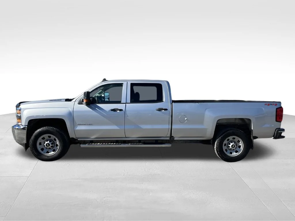 Used 2016 SILVER ICE METALLIC Chevrolet Work Truck image 8