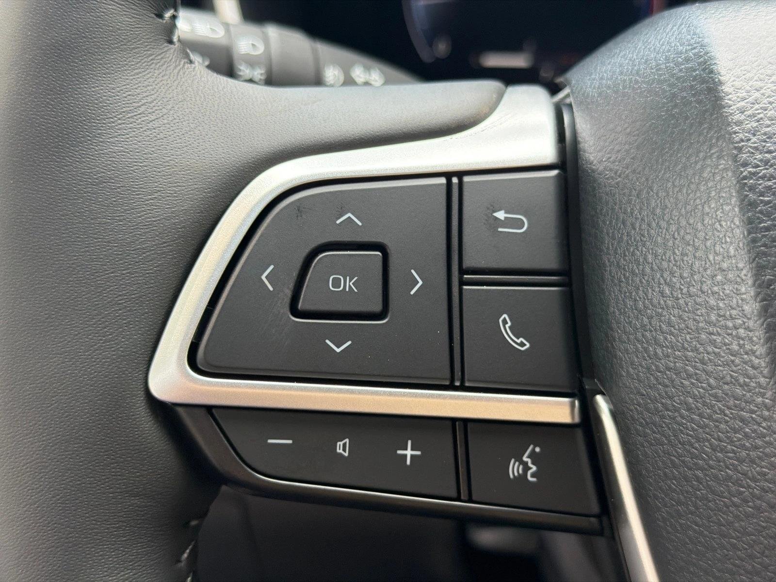 Certified Used 2026 Wind Chill Pearl Toyota Limited image 25