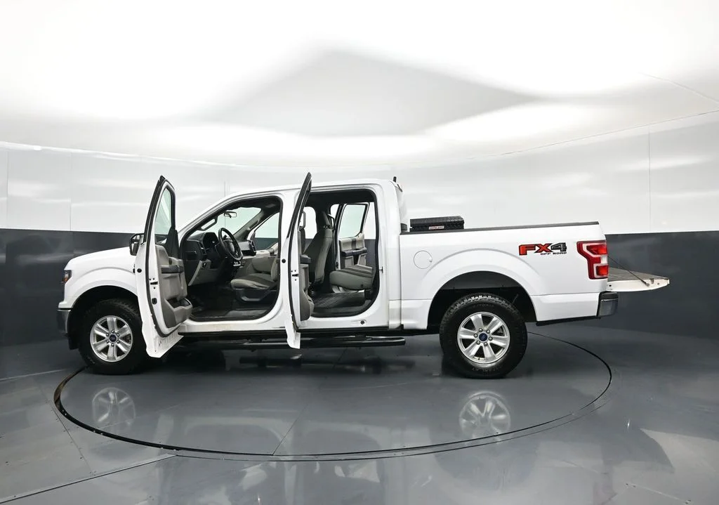 Used 2020 White Ford XL image 31