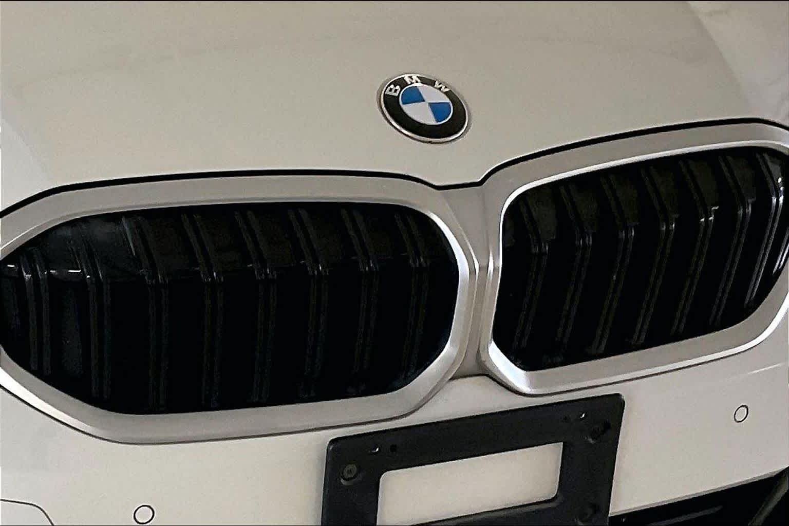 Used 2023 Alpine White BMW 330i image 29