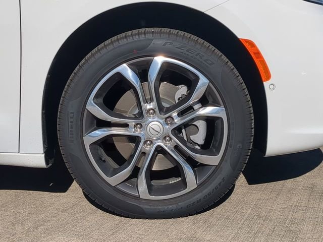 New 2026 Bright White Clear-Coat Exterior Paint Chrysler Pinnacle image 11