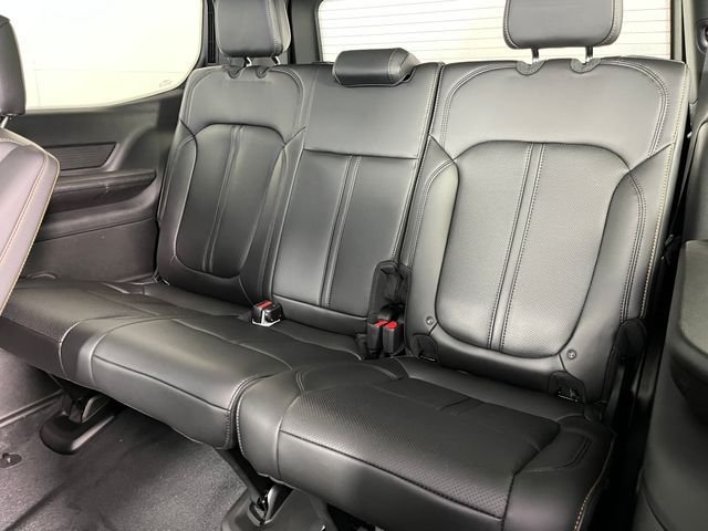 New 2026 Bright White Clear-Coat Exterior Paint Jeep  image 8