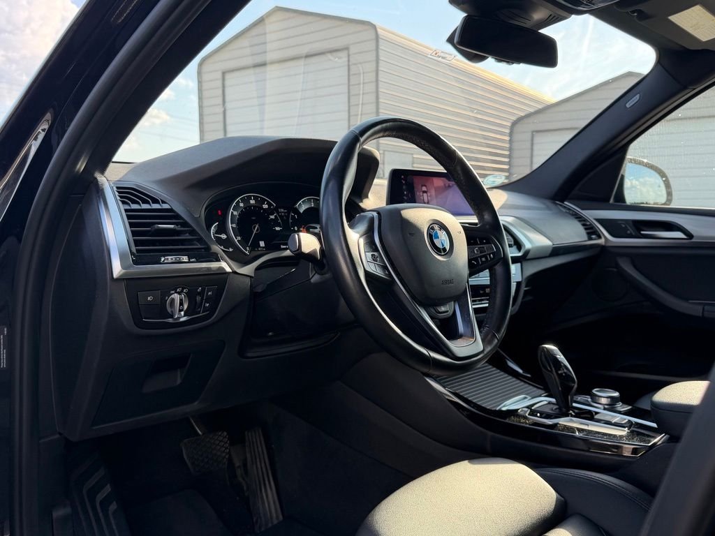 Used 2021 Black BMW xDrive30i image 11