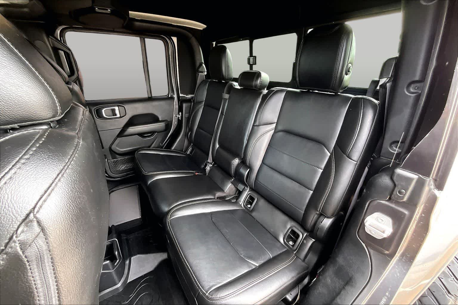 Used 2021 Granite Crystal Metallic Clearcoat Jeep Overland image 21