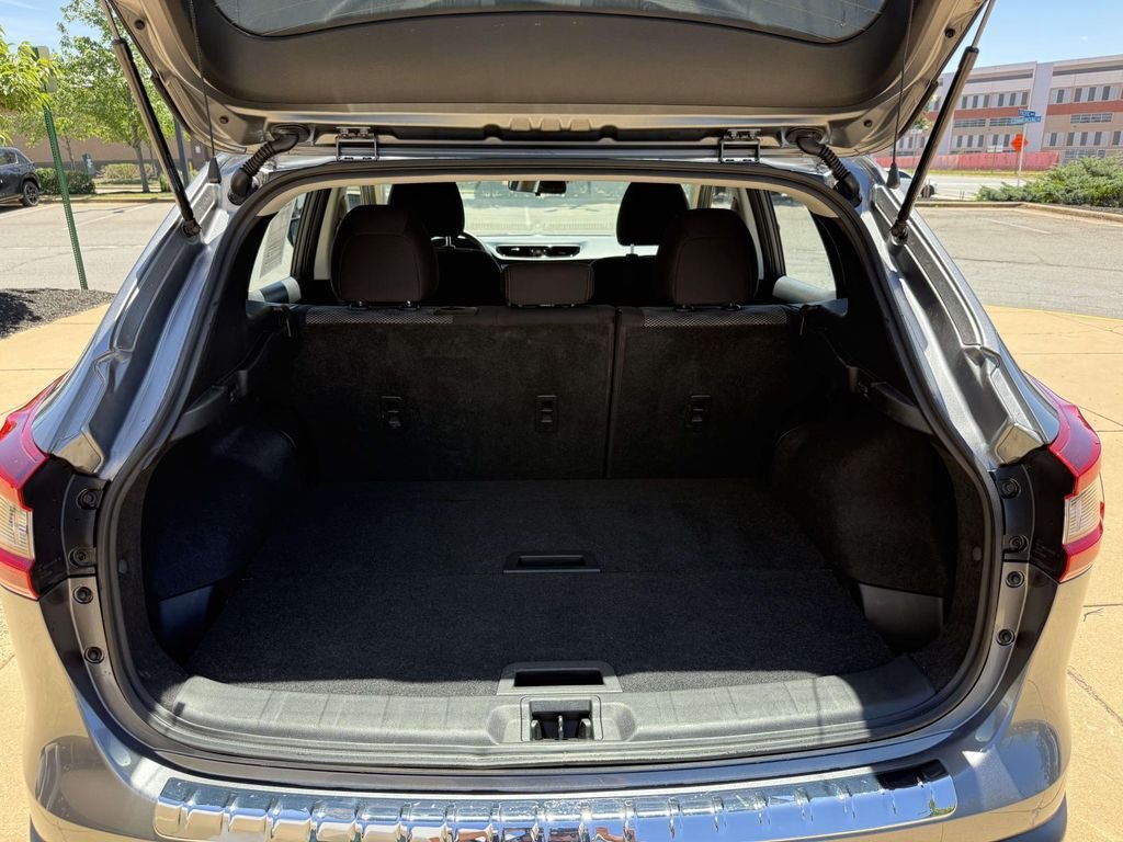Used 2020 Gray Nissan SV image 32