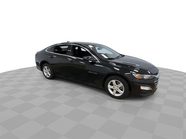 2024 Chevrolet Malibu LS, photo 2 of 12