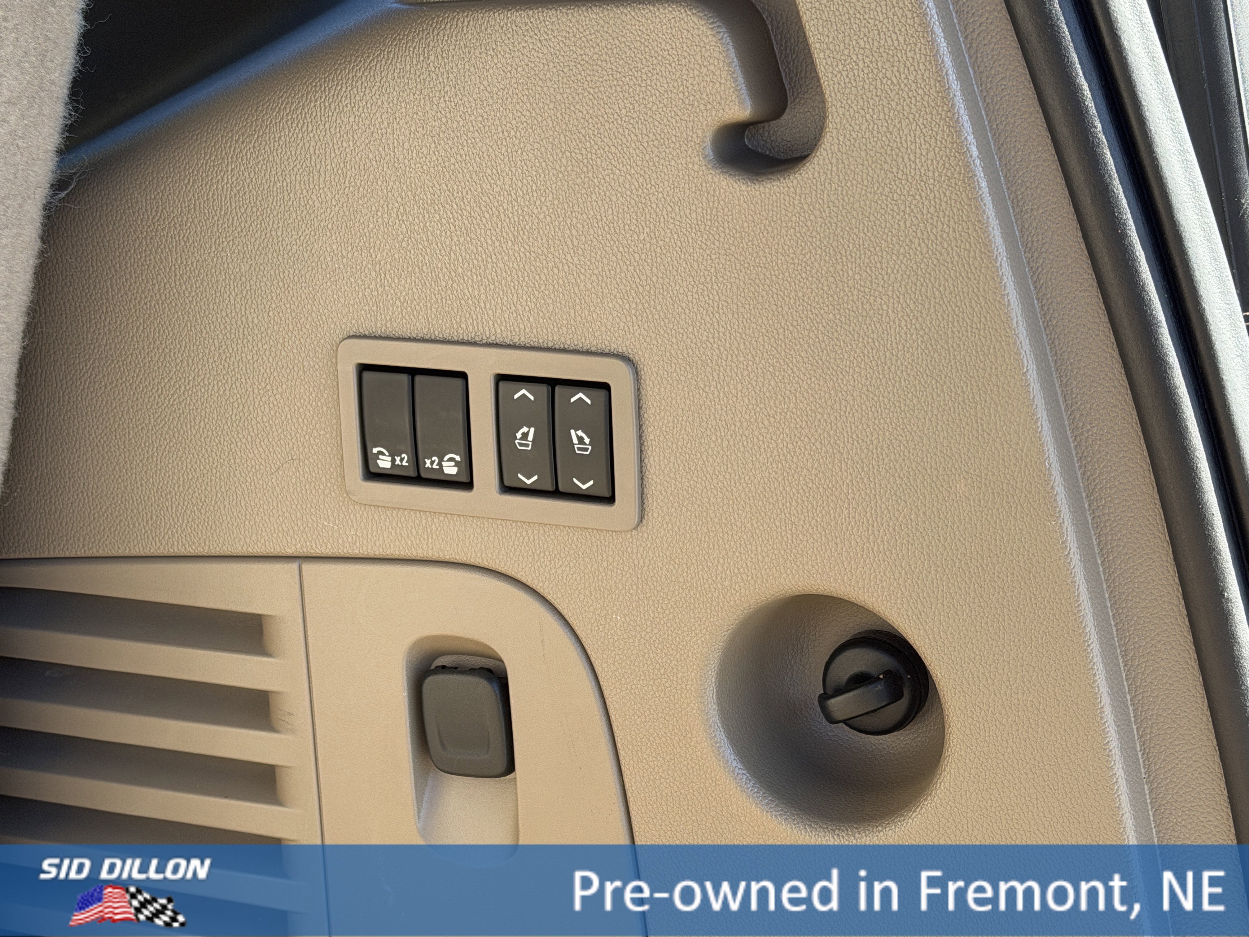 Used 2019 Pepperdust Metallic Chevrolet Premier image 6