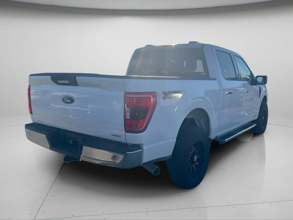 Certified Used 2022 Oxford White Ford XLT image 5
