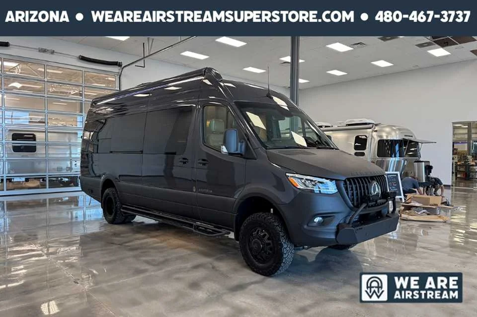 New 2027 TENORITE GREY PREMIUM METALLIC AIRSTREAM  image 1
