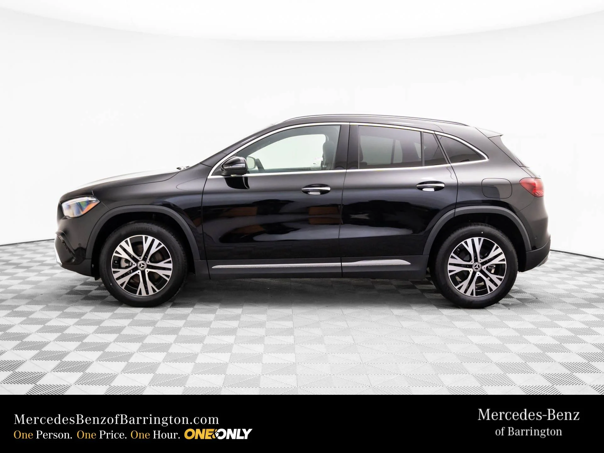 New 2026 Black Mercedes-Benz GLA 250 image 2