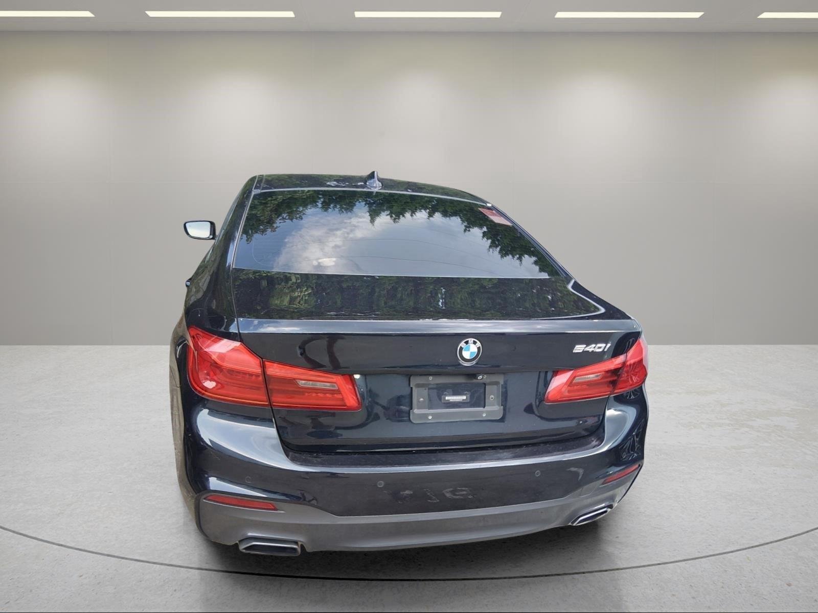 Used 2019 Carbon Black Metallic BMW 540i image 8