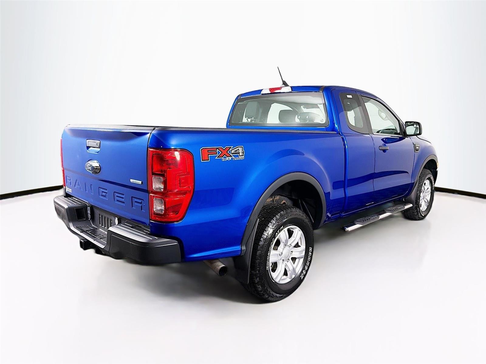 Used 2020 Lightning Blue Ford XL image 11
