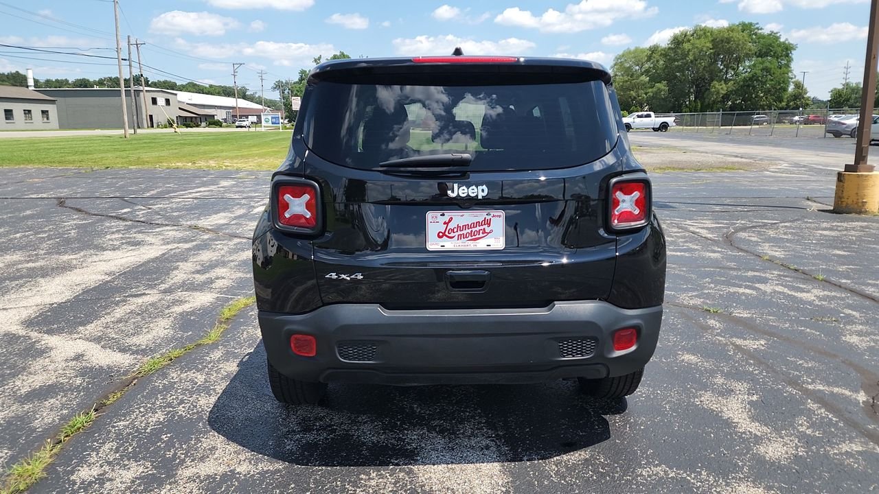 Used 2023 Black Clearcoat Jeep Latitude image 7