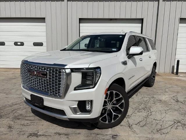 Used 2021 White GMC Denali image 1