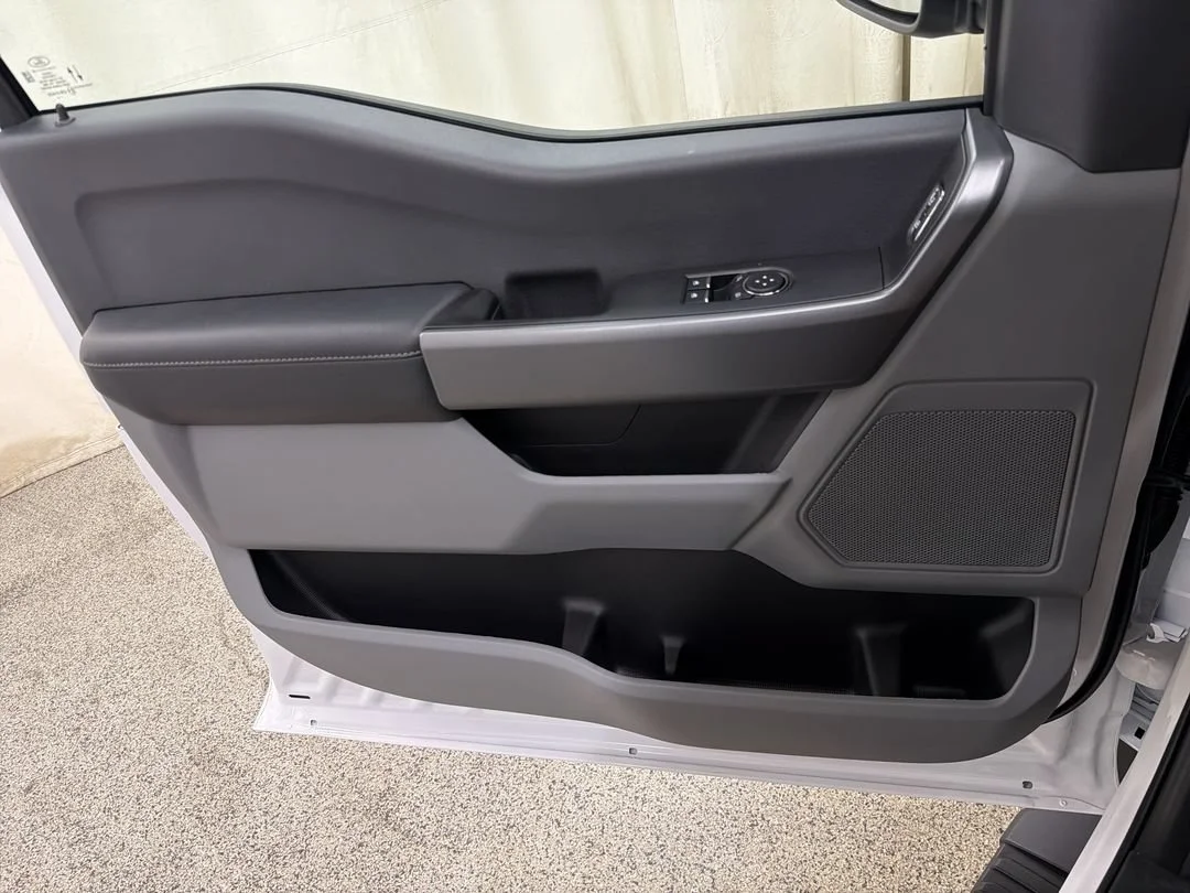 New 2026 Oxford White Ford F-550® XLT image 17