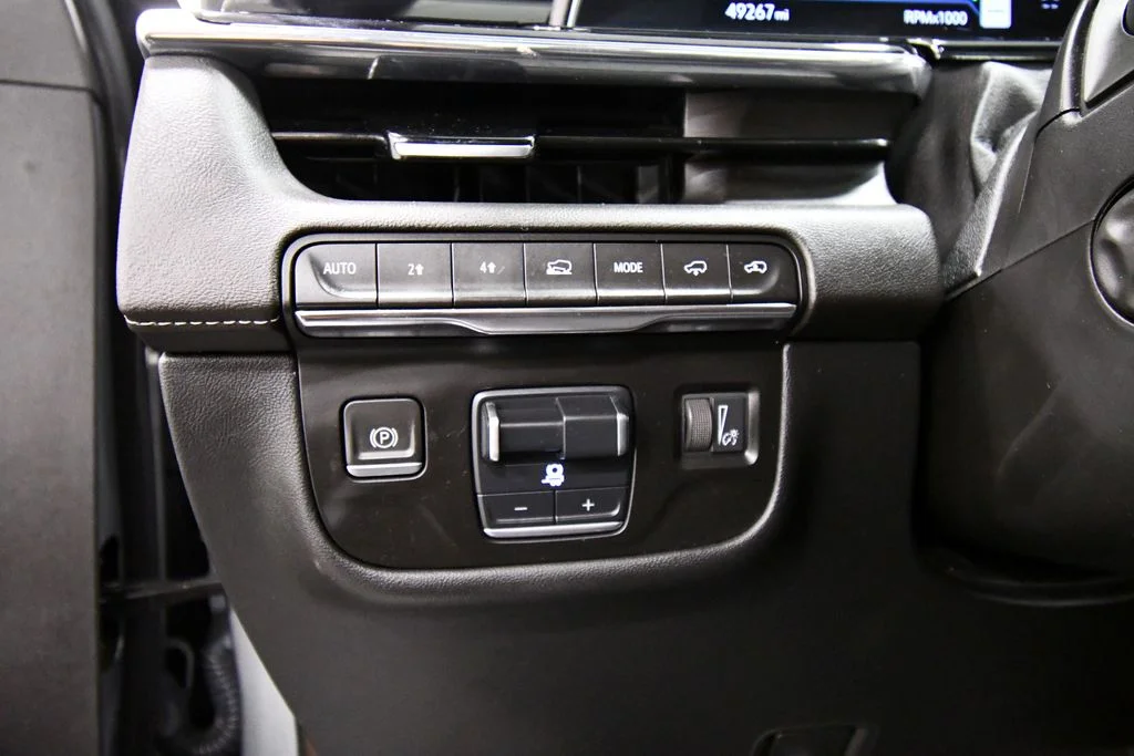 Used 2023  Cadillac Sport image 22