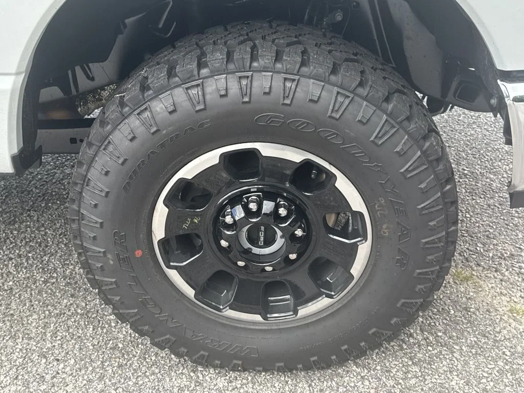 New 2026 Avalanche Ford Lariat image 12