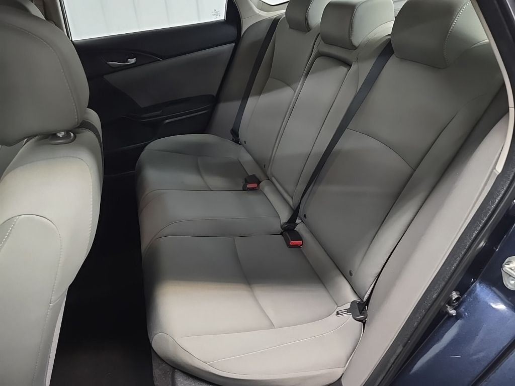 Used 2016  Honda EX-T image 32
