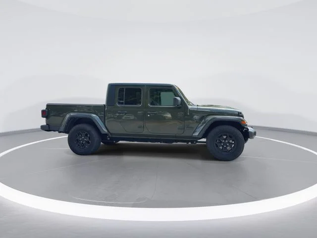 Used 2021 Green Jeep Willys image 9