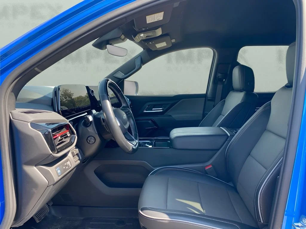 Used 2026 Riptide Blue Metallic Chevrolet Trail Boss - Max Range image 9
