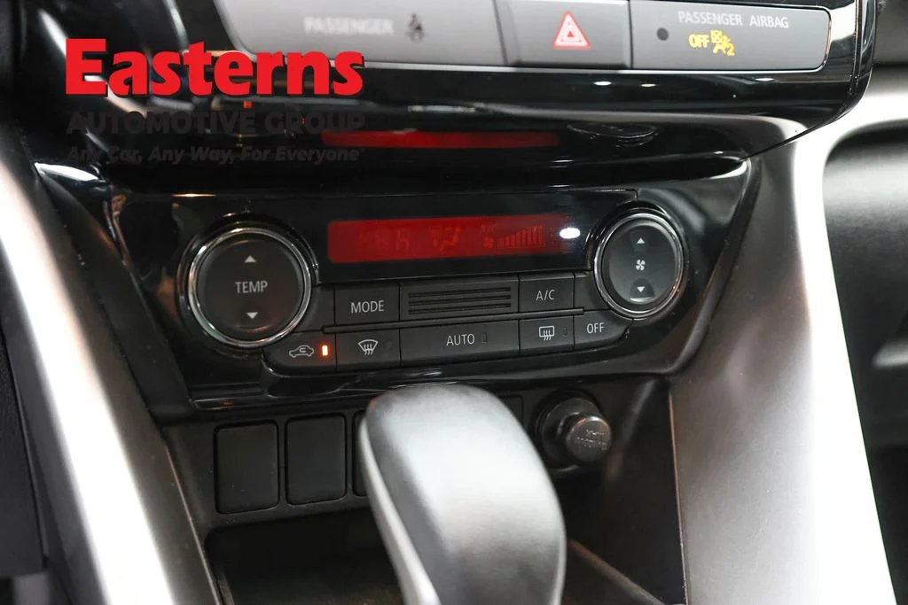 Used 2024 White Mitsubishi LE image 19